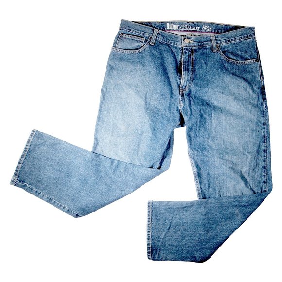 Hilfiger Men's Jeans, Size 38x30, Medium Wash, Classic Straight Fit - Picture 1 of 7